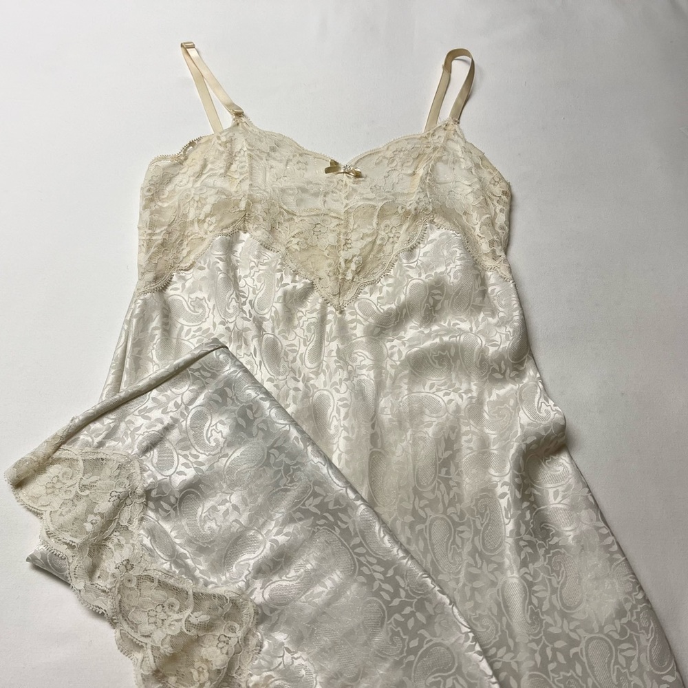 Fantasies by Morgan Taylor ivory slip size XS